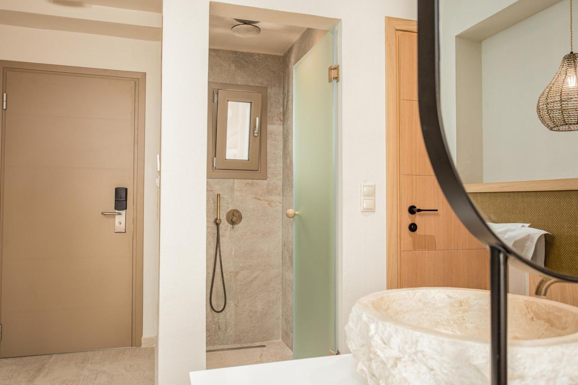 Mako Sea & Suites Pefkochori Bilik gambar