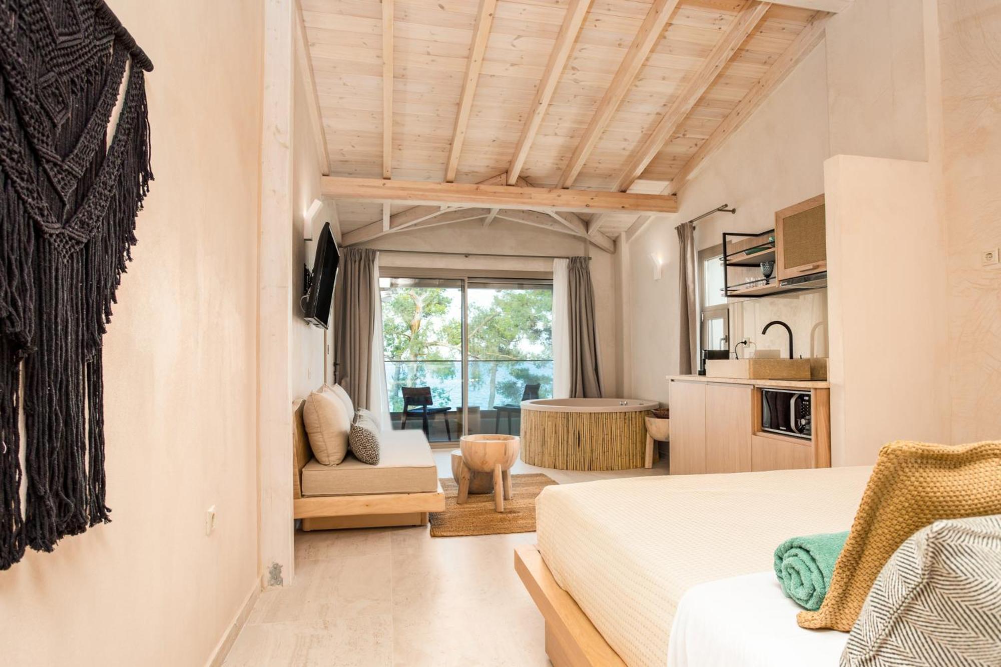 Mako Sea & Suites Pefkochori Bilik gambar