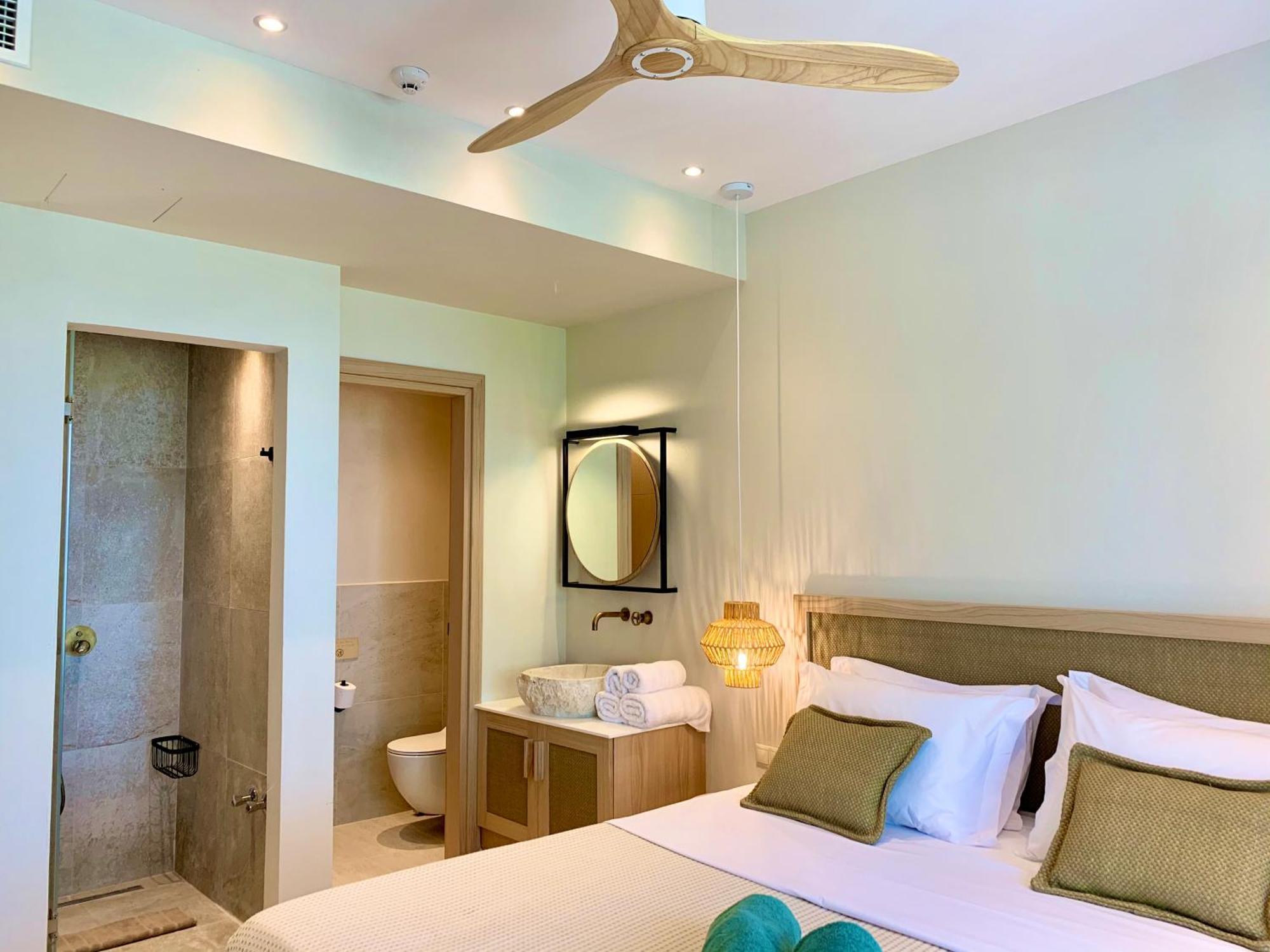 Mako Sea & Suites Pefkochori Bilik gambar